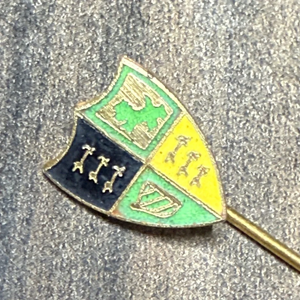 Vintage Crest Shield Stick Pin Lapel Pin‎ Tie Tack Gold Tone Heraldic